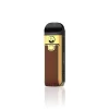 Une e-cig dorée et brune sur fond blanc, disponible dans un dispensaire ouvert 24 heures sur 24 près de chez moi.